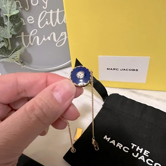 5 pcs. Marc Jacobs Medallion Gold and Blue Bracelet - Picture 4 of 11